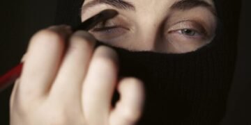Eyeliner Techniques for Hooded Eyes: Lift in 5 Minutes - Cover Image