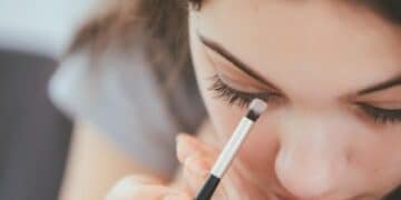 Eyeshadow Primers: Find the Best for 15-Hour Wear - Cover Image